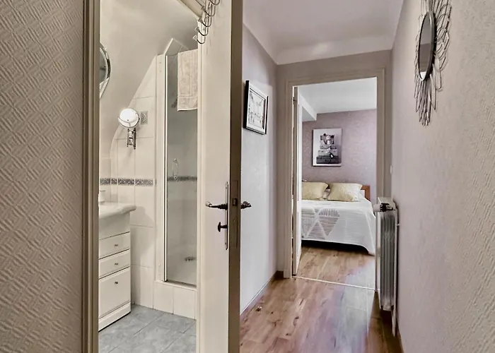 Couette-café La Roseraie Vitrac (Dordogne)